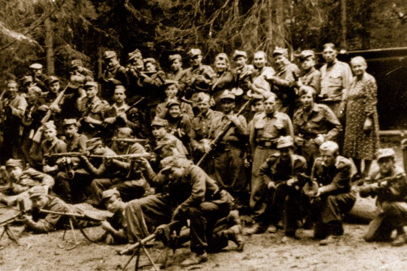 Oddział ochrony sztabu zgrupowania Józefa Kurasia ps."Ognień”, Gorce, lato 1946 r.