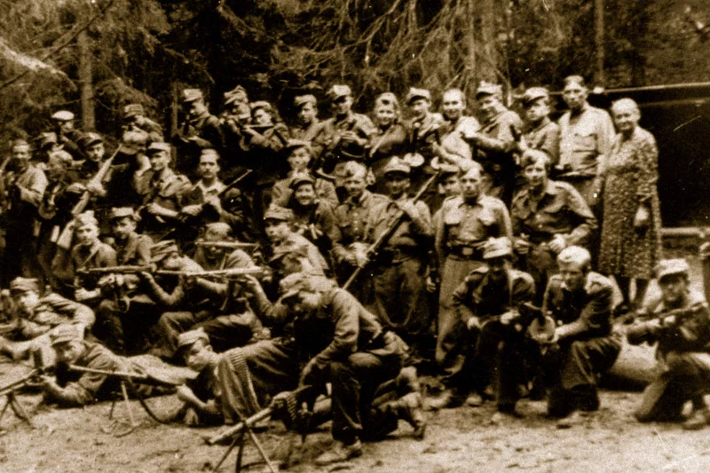 Oddział ochrony sztabu zgrupowania Józefa Kurasia ps."Ognień”, Gorce, lato 1946 r.
