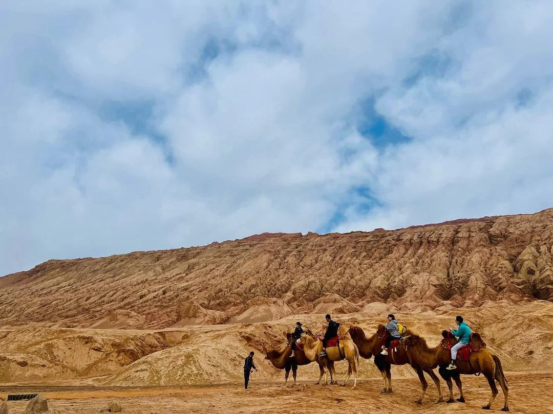 Tzw. Flaming Mountains na północy Kotliny Turfańskiej.