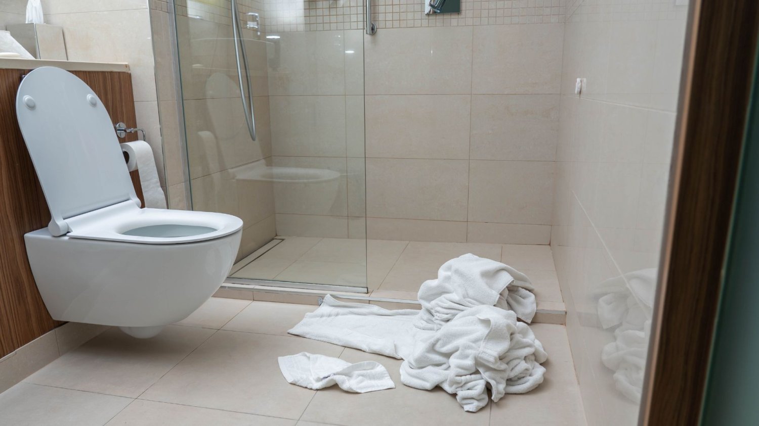 Z hotelowych pokoi wynosi się więcej, niż myślisz. Nie zawsze legalnie