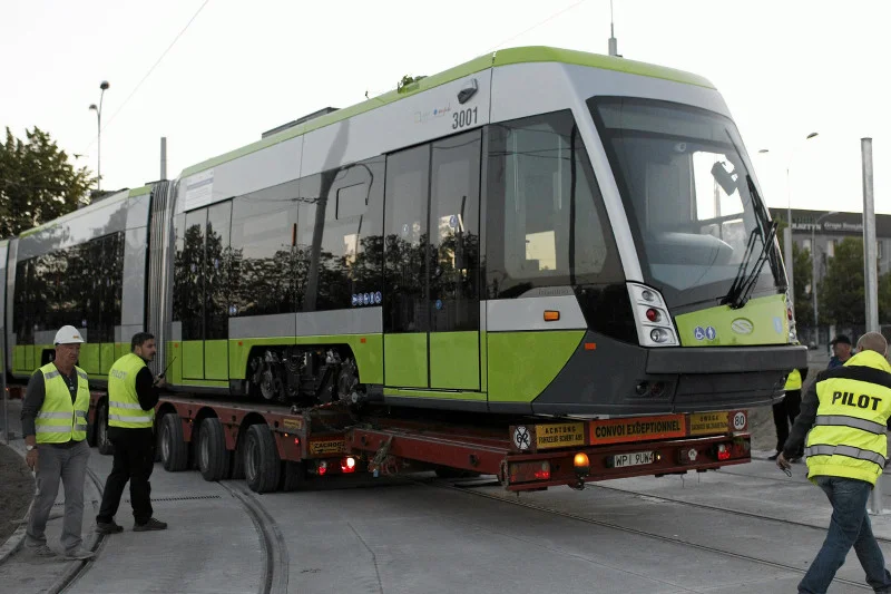 Tramwaj podczas transportu.