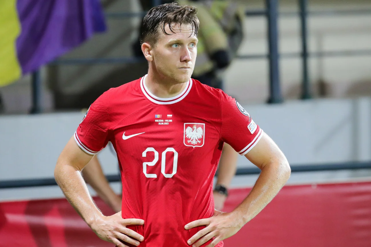 Zieliński starł się z kibicem na trybunach w Kiszyniowie. Padły mocne słowa Zieliński starł się z kibicem na trybunach w Kiszyniowie. Padły mocne słowa