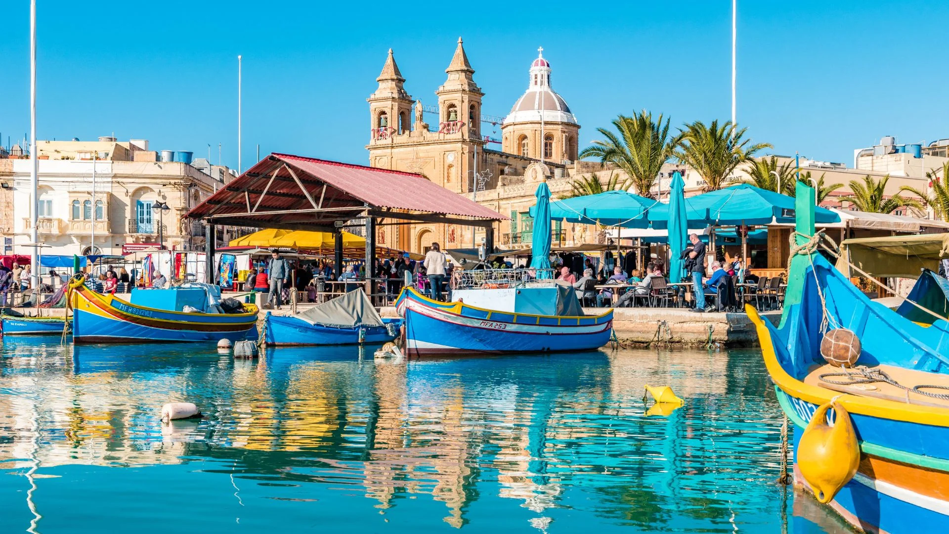 Łódki luzzu w Marsaxlokk
