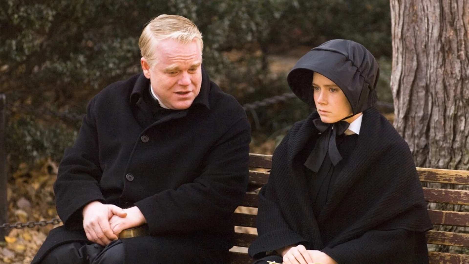 Philip Seymour Hoffman i Amy Adams w filmie "Wątpliwość"