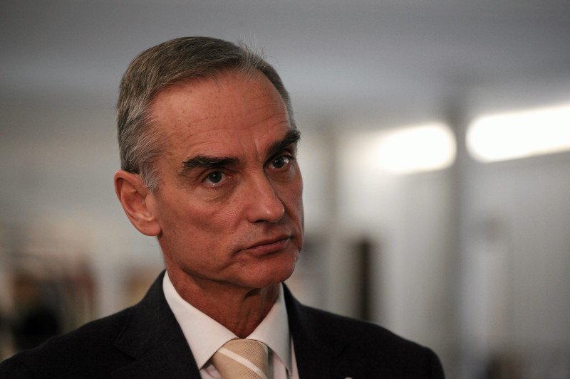 Kolejnemu politykowi PiS nie podobają się obniżki pensji.