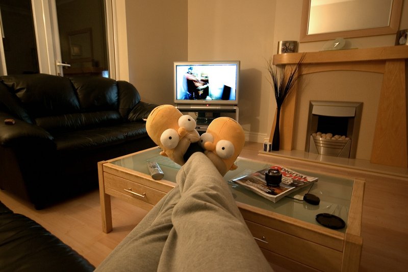 Najlepsze seriale na Netflixie i nie tylko. Co warto obejrzeć w jesienne wieczory?