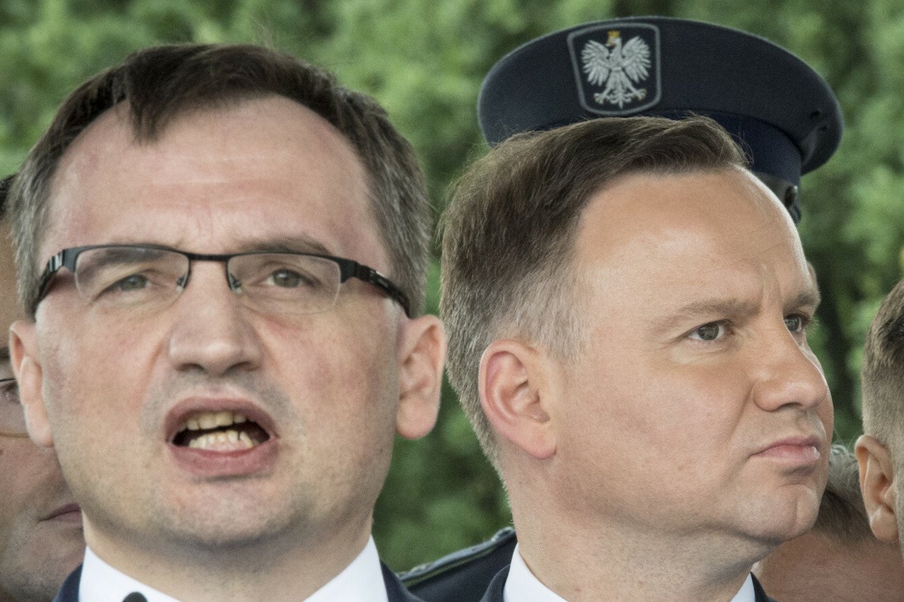 Andrzej Duda postanowił skorzystać z prawa łaski, mimo że sądy obu instancji negatywnie zaopiniowały wniosek o ułaskawienie.