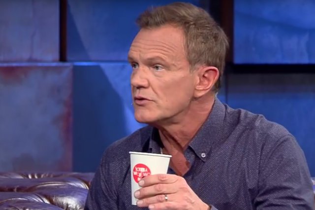 Cezary Pazura po raz kolejny skomentował udział w Różańcu do granic, tym razem w programie Kuby Wojewódzkiego w TVN.