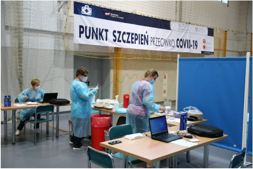 Rząd wprowadził spore udogodnienie w codziennym raporcie szczepień, które mają pomóc w znalezieniu terminu na szczepienie przeciw COVID-19.