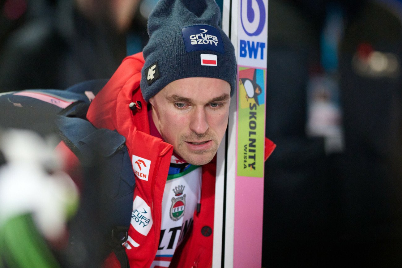 Piotr Żyła w czwartkowym konkursie w Oberstdorfie zajął drugą lokatę. Było jednak o włos od katastrofy...