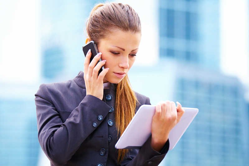 Pokolenie Y niszczy się samo? Coraz więcej ludzi cierpi na "iChoroby"