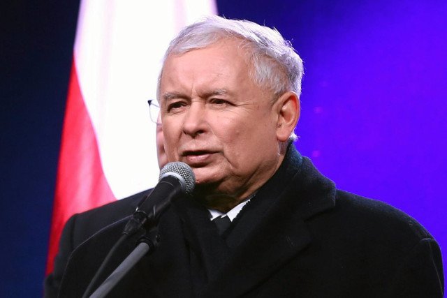 Jarosław Kaczyński podkreślił, że " każdy może udowodnić pracą, że na powrót i uczestnictwo w bardzo poważnych sprawach zasługuje"