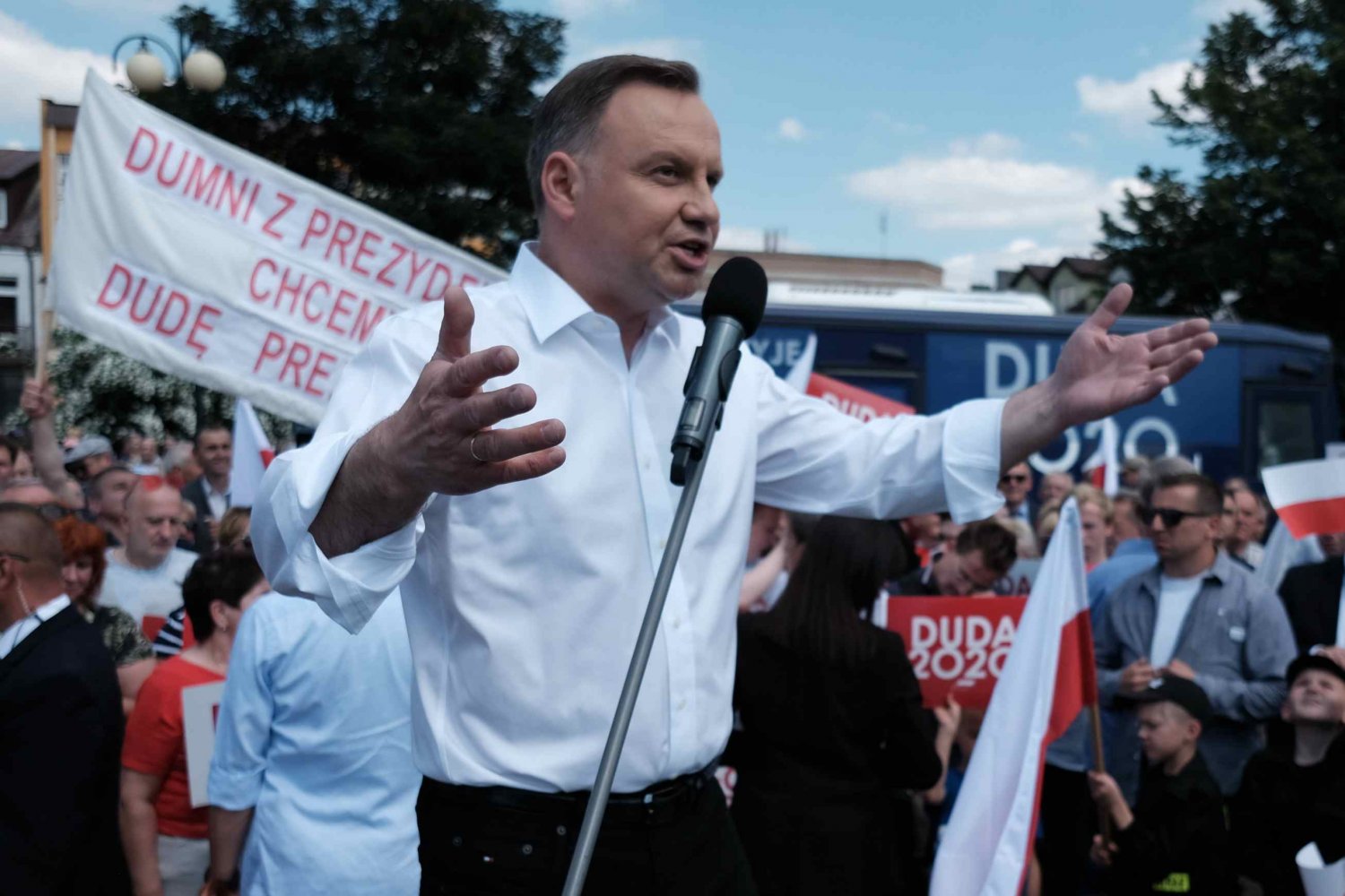 Andrzej Duda zaatakował Rafała Trzaskowskiego za awarię oczyszczalni Czajka. Andrzej Duda zaatakował Rafała Trzaskowskiego argumentem z pękniętej rury.