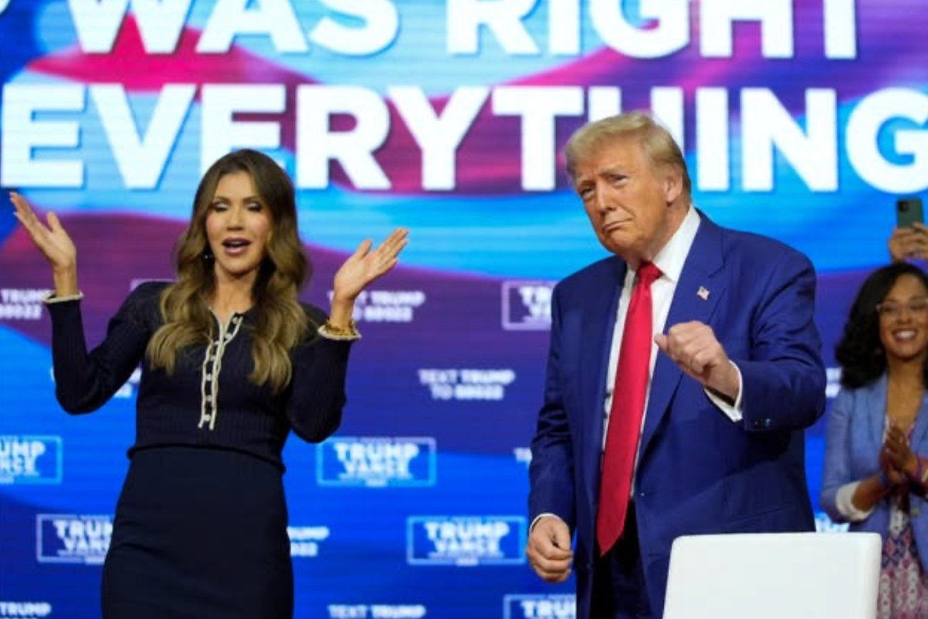 Donald Trump przez ponad 30 minut tańczył na swoim wiecu wyborczym.