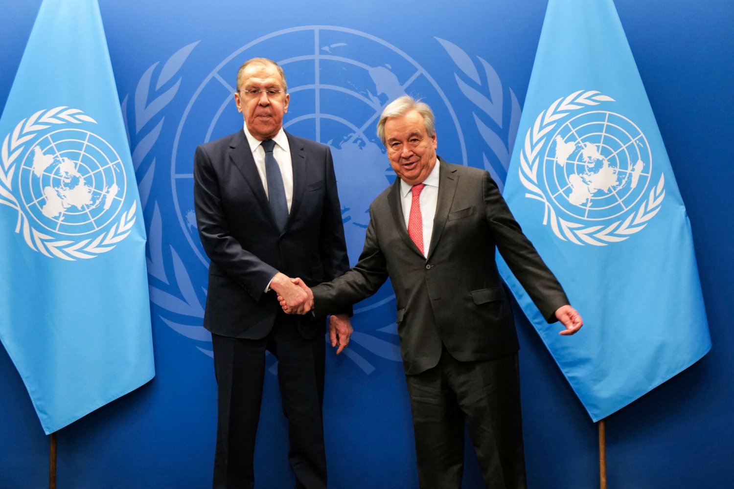 Szef ONZ wywołał skandal. Poszło o jeden uścisk dłoni