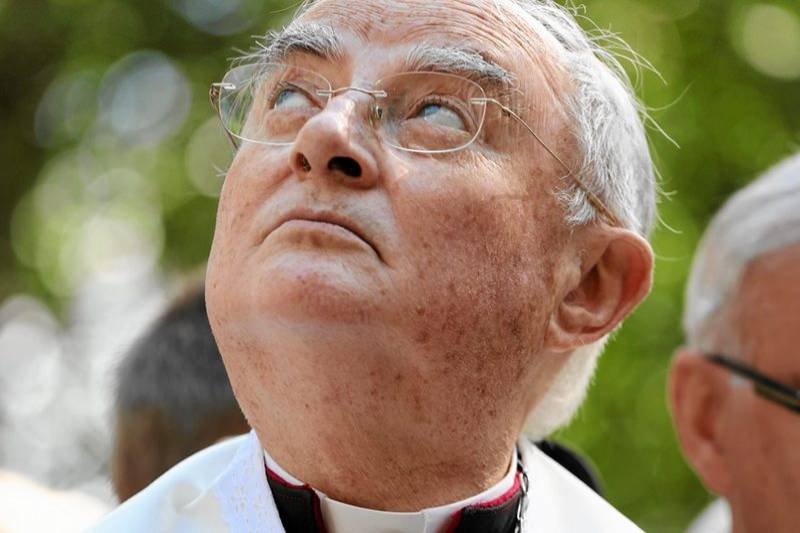 Abp Henryk Hoser przeprasza za skandal pedofilski w diecezji warszawsko-praskiej i wrażenie, że bagatelizuje problem.