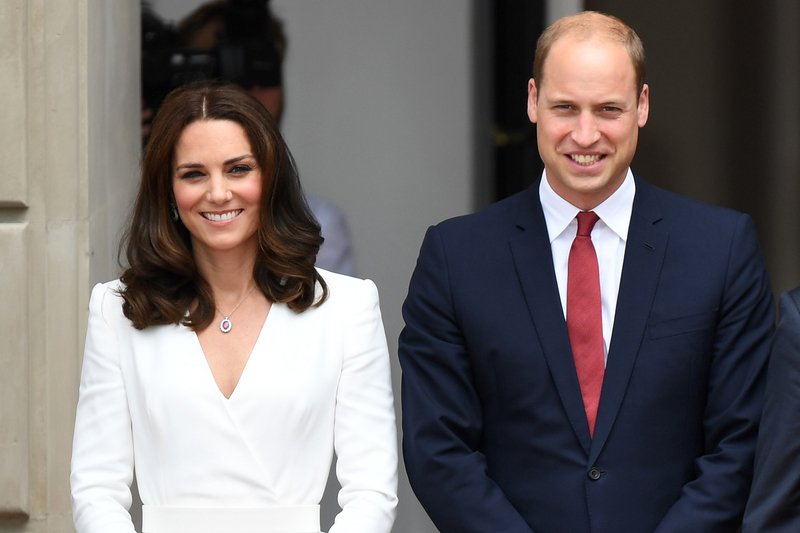 Książę William miał rzekomo zdradzić księżną Kate.