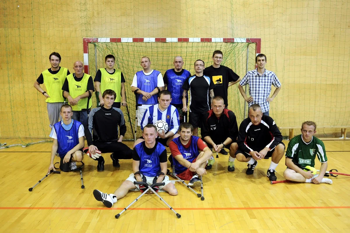 Jeden z pierwszych treningów ampfutbolu w Polsce przed dekadą