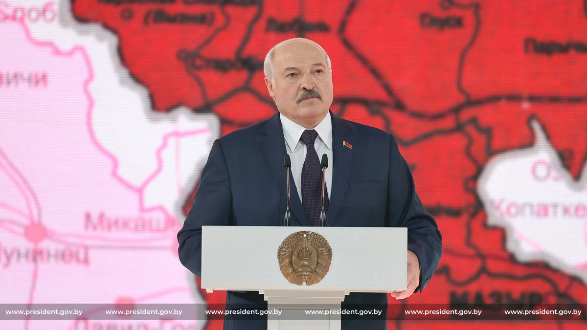 Alaksandr Łukaszenka podczas pierwszych obchodów "Dnia Jedności Narodowej" Alaksandr Łukaszenka podczas pierwszych obchodów "Dnia Jedności Narodowej"