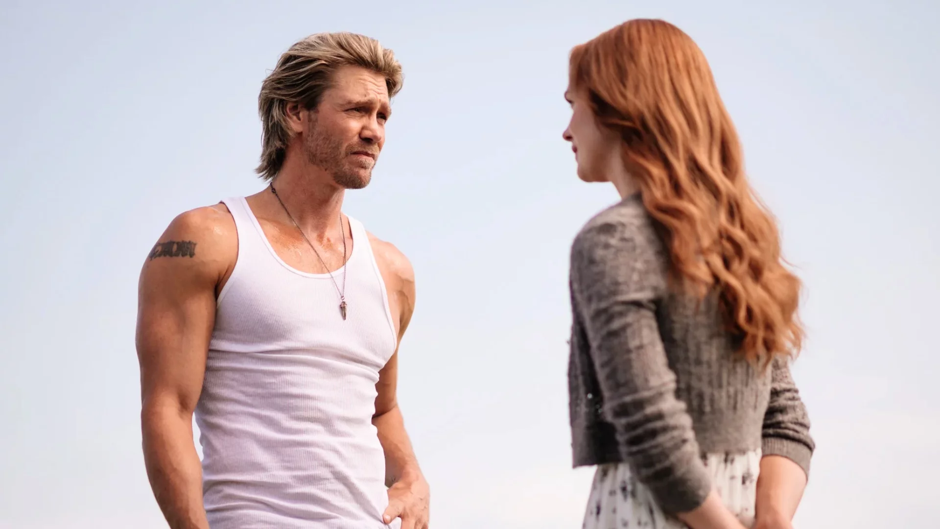 Chad Michael Murray i Morgan Kohan w serialu "Sullivan's Crossing".
