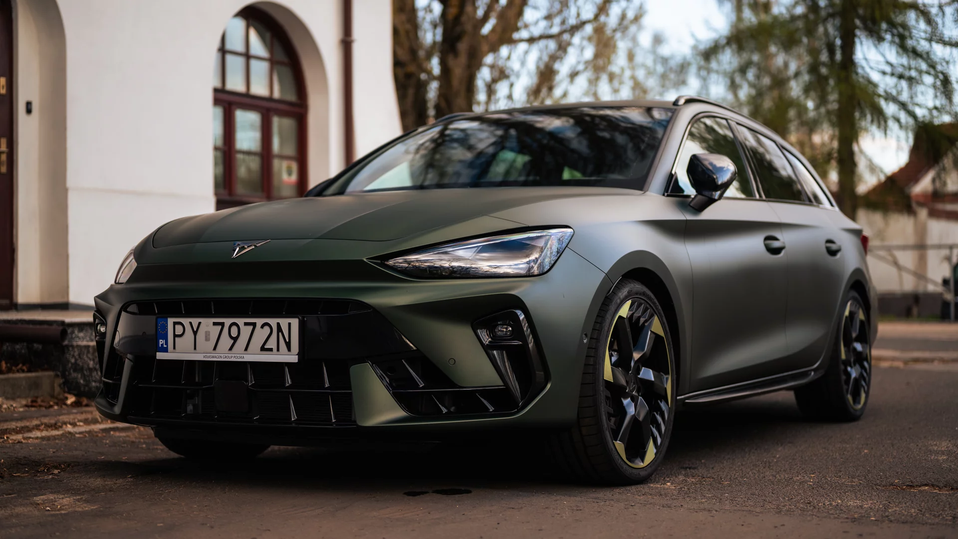 Szybki tata z pojemnym bagażnikiem. Cupra Leon Sportstourer VZ Tribe Edition