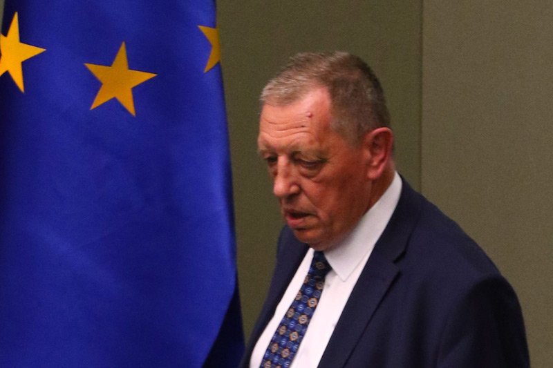 Minister środowiska Jan Szyszko obraża Komisję Europejską. Twierdzi, że jej przedstawiciele są niedouczeni i wymagają edukacji u o. Tadeusza Rydzyka.