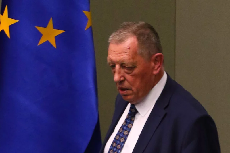 Minister środowiska Jan Szyszko obraża Komisję Europejską. Twierdzi, że jej przedstawiciele są niedouczeni i wymagają edukacji u o. Tadeusza Rydzyka.