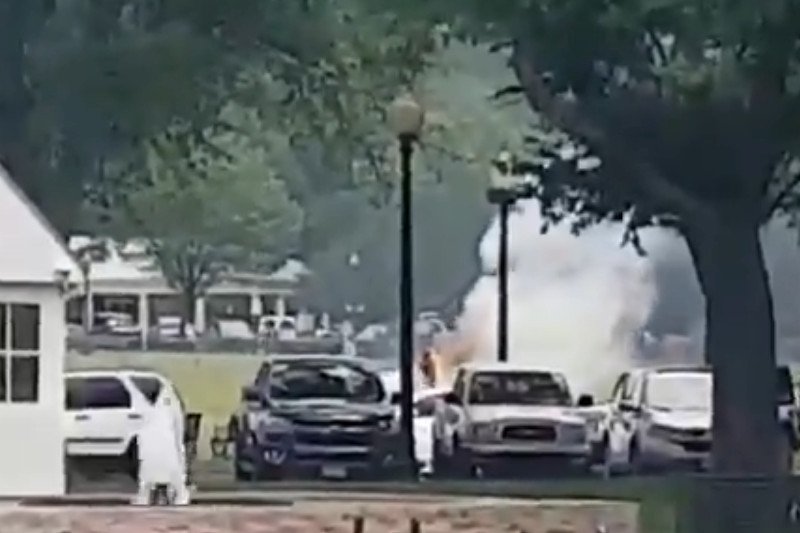 Niezidentyfikowany mężczyzna podpalił się w parku opodal Białego Domu.