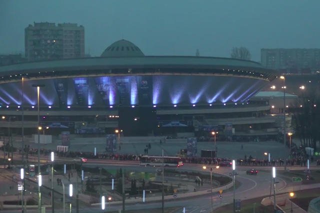 Gigantyczna kolejka ustawiła się już o 6 rano.