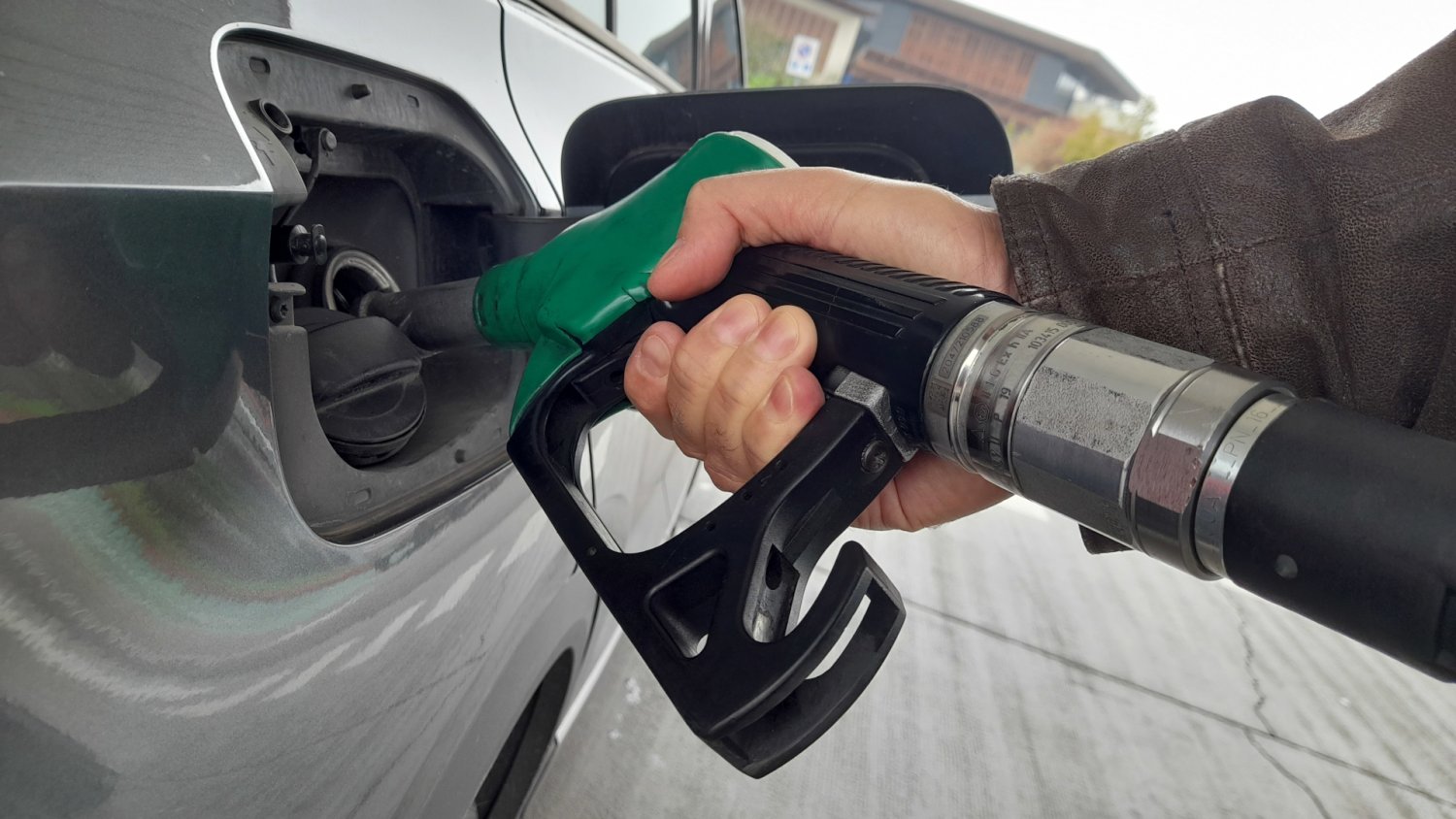 Zmiany na stacjach paliw. Na początku grudnia kierowcy odczują ulgę