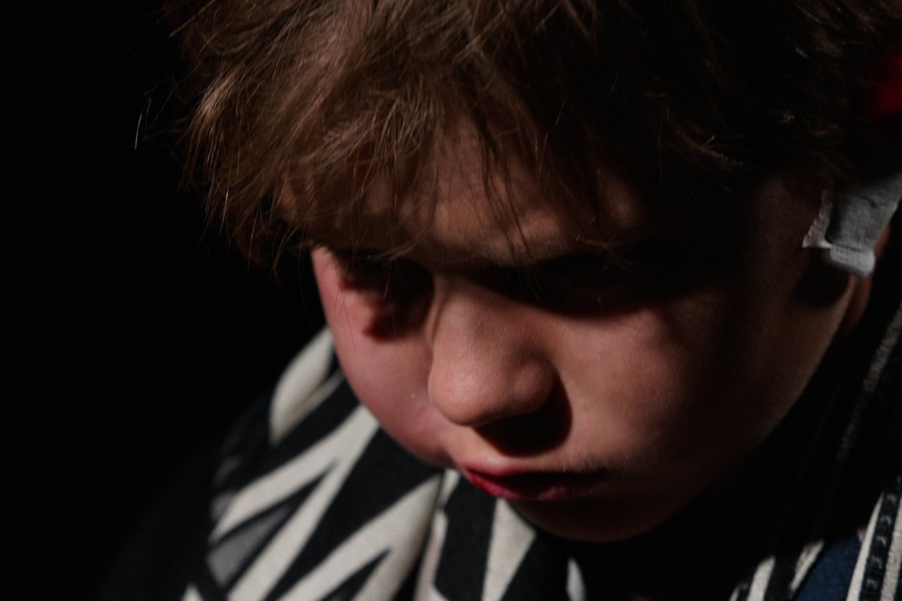 Zdjęcie ilustracyjne akcję "Czy 30 dzieci to mało?", w której zwracamy na problem przemocy wobec dzieci. I pytamy rządzących o to, dlaczego wciąż nie ma statystyk.