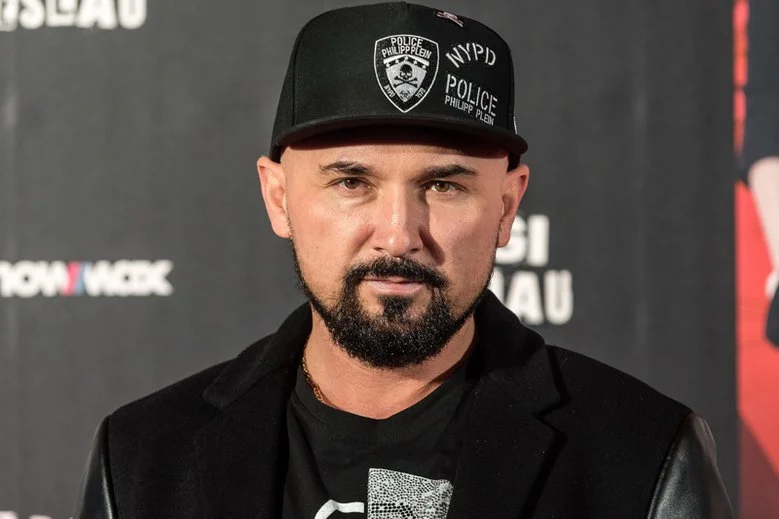 Patryk Vega ujawnił, że w jego filmie "Polityka" będą trzy wątki seksualne.