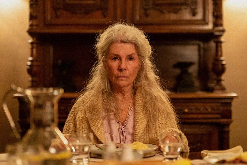 Robyn Nevin w roli babci Edny w horrorze "Relikt".