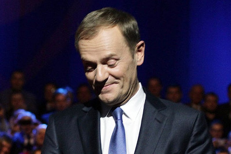 Czyżby Donald Tusk nie przygotował się należycie do pierwszego unijnego szczytu?