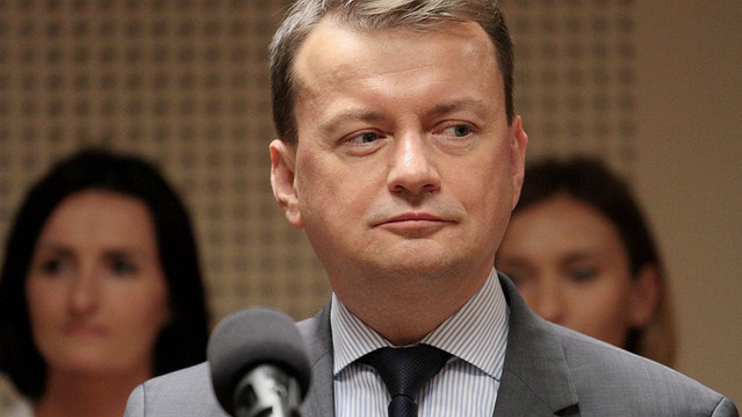 Mariusz Błaszczak typowany jest na ministra obrony; on sam na razie tego nie potwierdza.