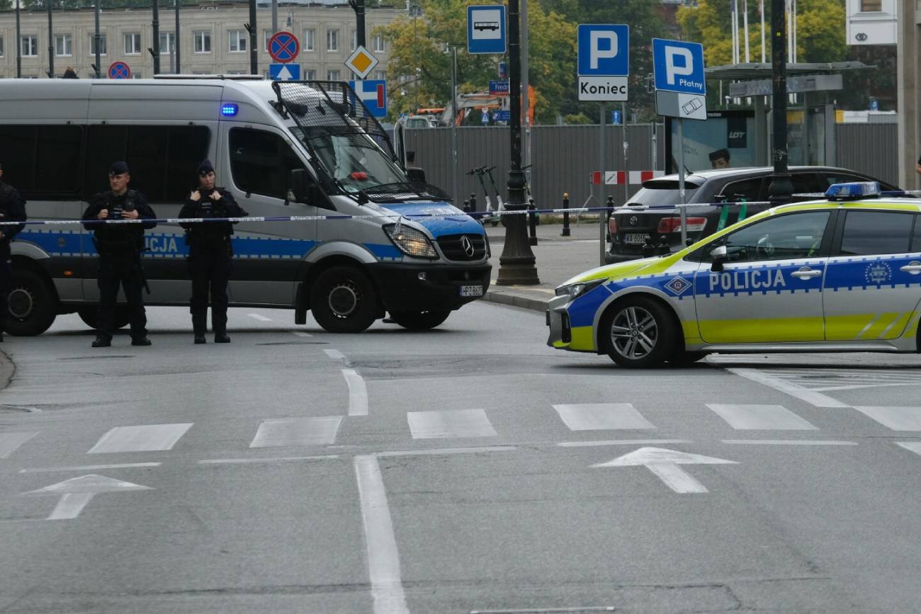 Puławy – kobieta napadła na bank. Szuka jej policja