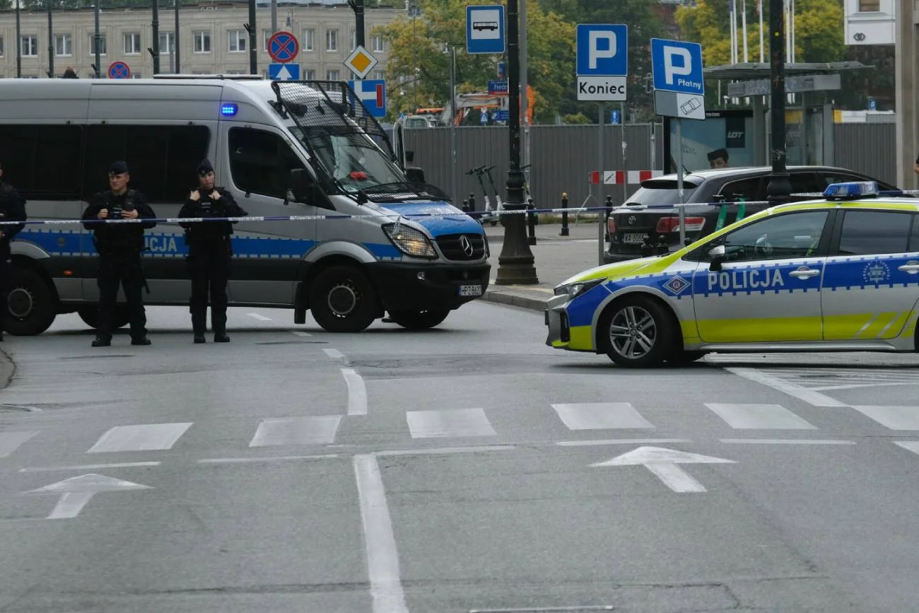 Puławy – kobieta napadła na bank. Szuka jej policja