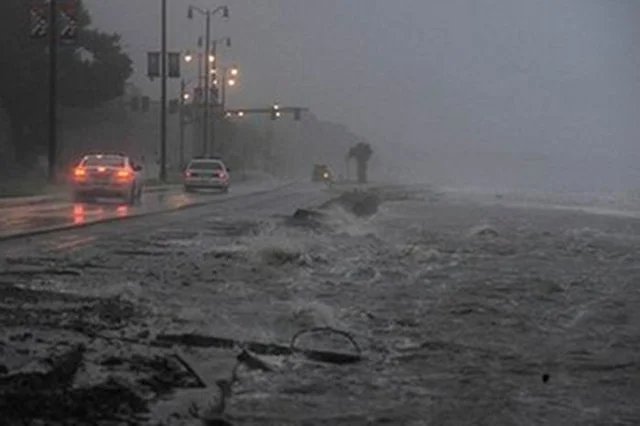 Sandy ochrzczono już mianem "huraganu stulecia"