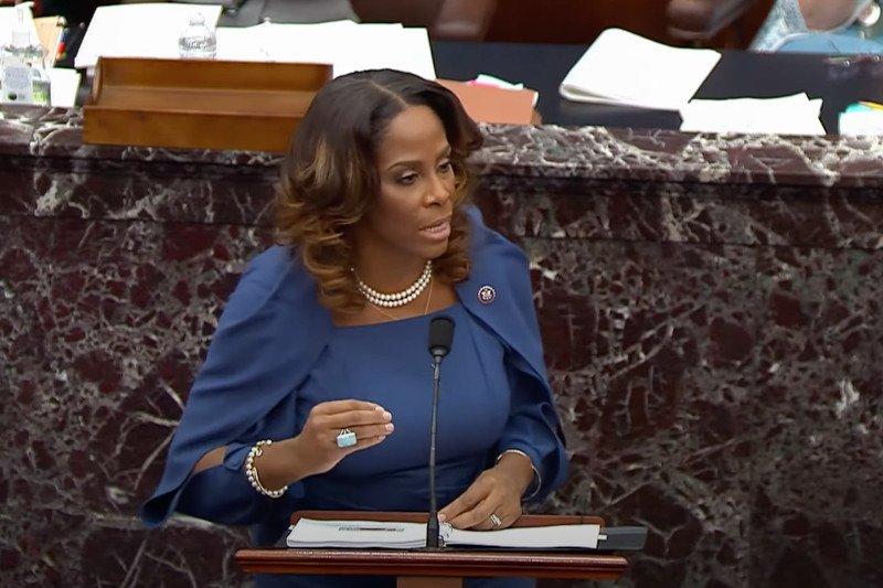 Trwa proces ws. impeachmentu Donalda Trumpa w związku ze szturmem na Kapitol 6 stycznia 2021 roku. Kim jest Stacey Plaskett?