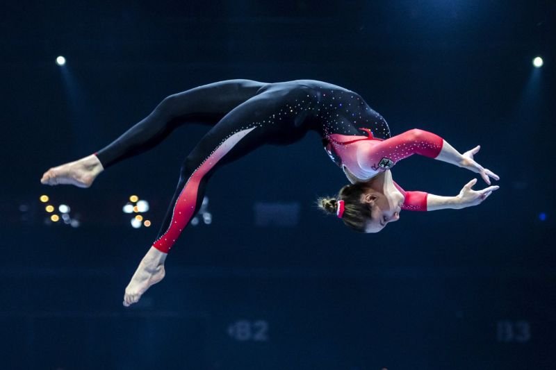 Niemka Sarah Voss wystąpiła podczas mistrzostw Europy w gimnastyce sportowej w jednolitym stroju