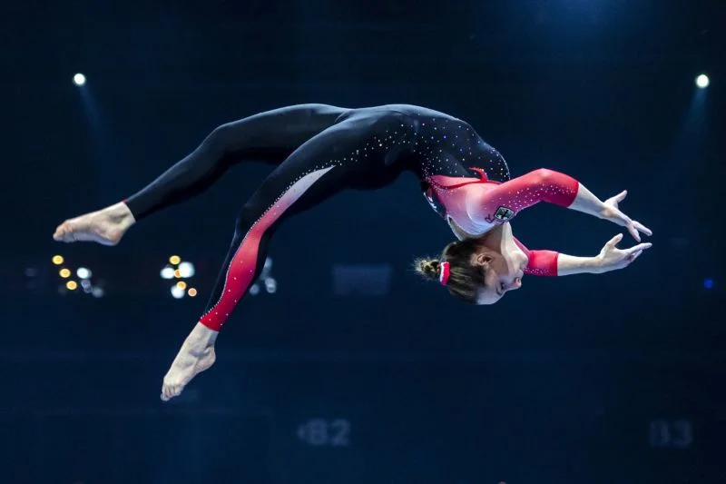 Niemka Sarah Voss wystąpiła podczas mistrzostw Europy w gimnastyce sportowej w jednolitym stroju