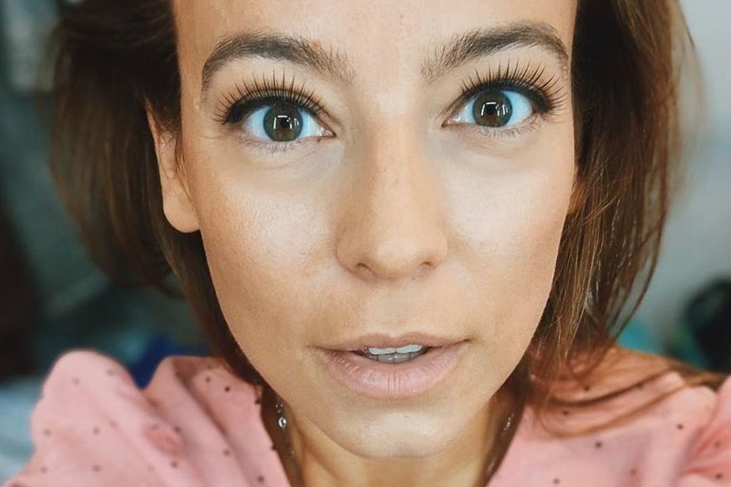 Przez protesty na lotnisku w Hong Kongu, Anna Mucha nie mogła wrócić do Polski.