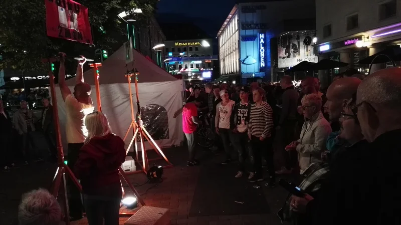 To wspomniany biznes "na drążkach".