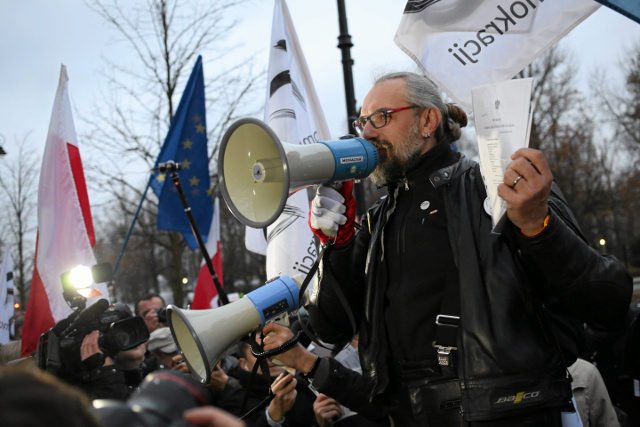 Mateusz Kijowski zapowiada, że wytrwa w walce o przestrzeganie prawa.