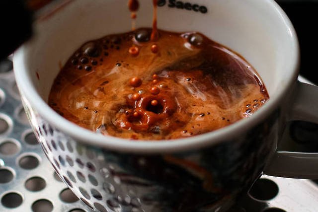 Espresso o poranku to dla wielu motywacja do wstania z łóżka