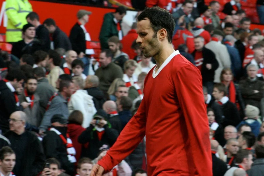 Ryan Giggs u schyłku swojej kariery ma szanse na pierwszy sukces w reprezentacyji