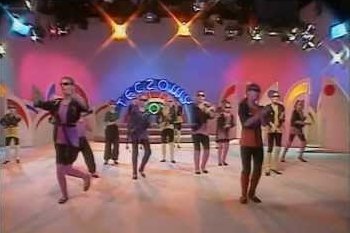 Dziennikarz śledczy Mariusz Zielke twierdzi, że niektóre uczestniczki programu "Tęczowy Music Box" były molestowane przez Krzysztofa Sadowskiego. W "Dużym Formacie" można przeczytać wspomnienia dwóch kobiet.