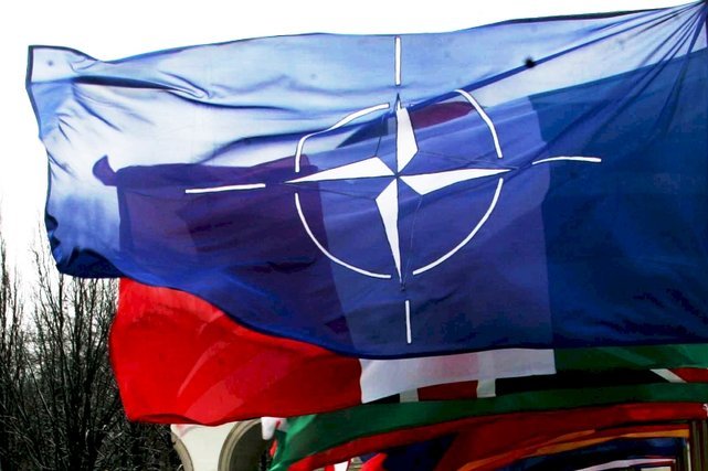 Tygodnik Spiegel stawia pytania czy NATO będzie chronił Polskę i kraje bałtyckie na wypadek ataku Rosji.