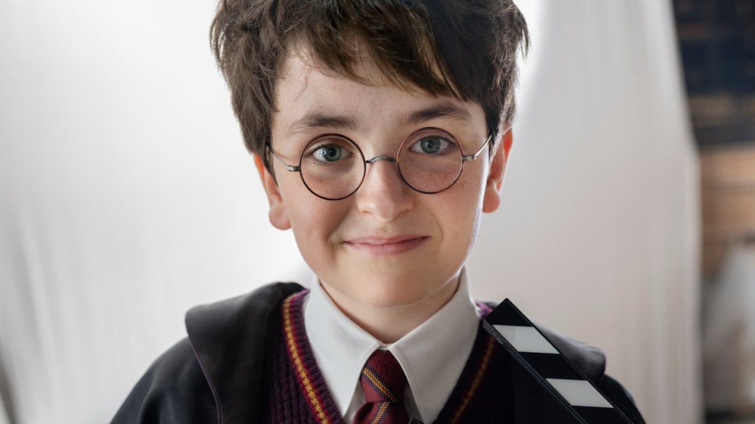 Serial "Harry Potter" naprawi błąd filmów. W 1. odcinku zobaczymy te sceny z książki Serial "Harry Potter" pokaże tę scenę z książki. W filmie ich nie było