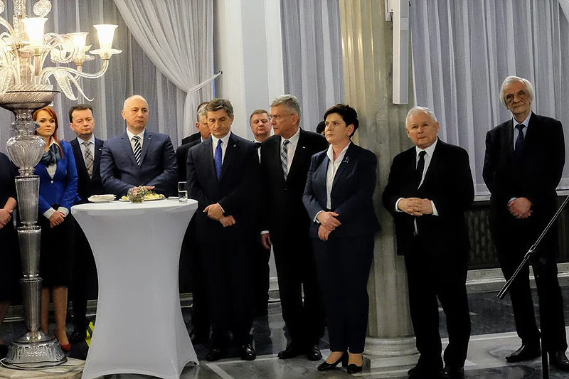 Tak politycy PiS świętowali wielkanocne jajeczko. Wygląda na to, że nie było to przyjemne spotkanie...